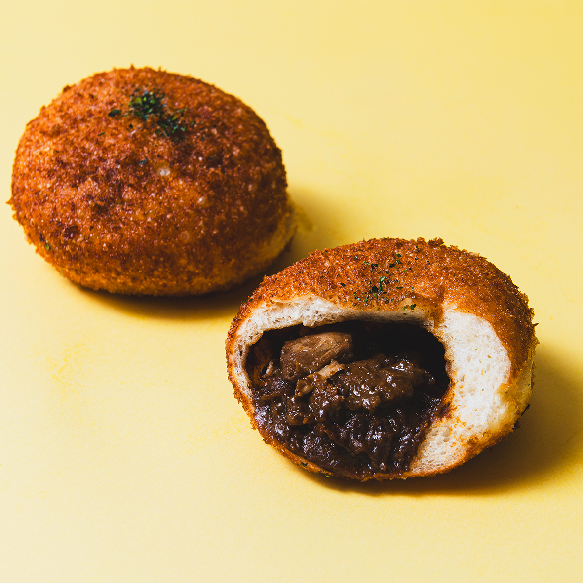 八丁味噌カレーパン